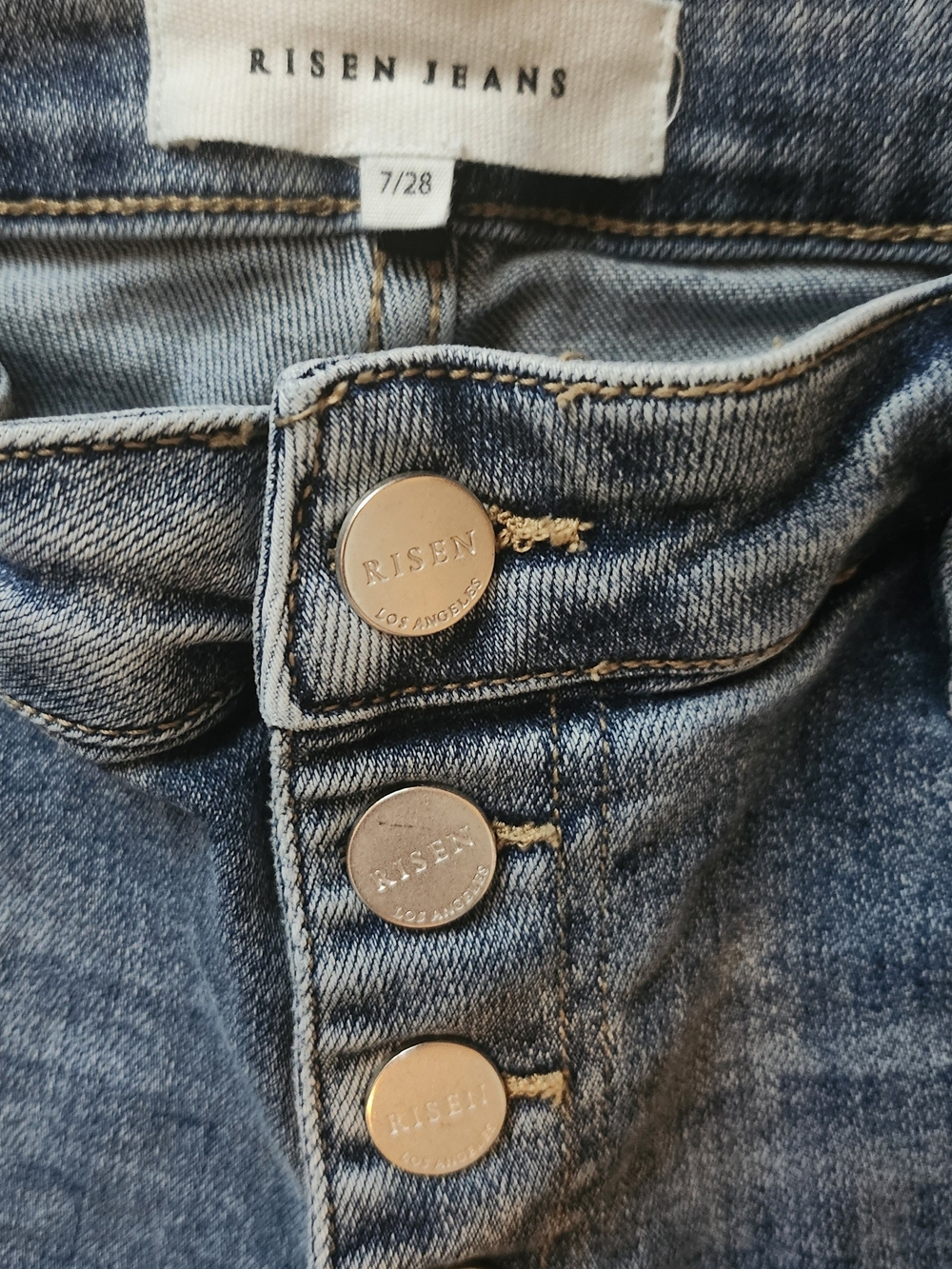 High-Rise Flare Jeans in Light Blue Wash- Risen Jeans - Picture 3 of 6